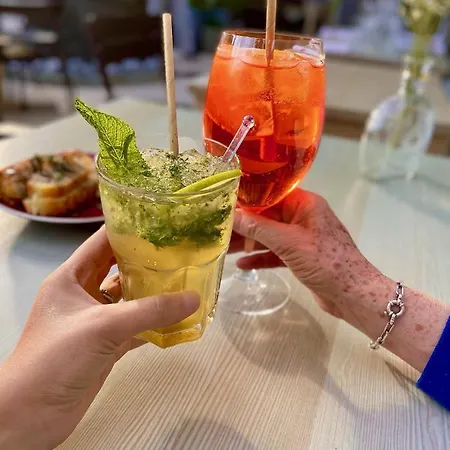 Готель Pastis St Tropez Сен-Тропе