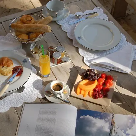 Pastis St Tropez Готель