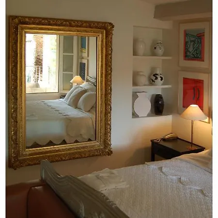 Pastis St Tropez Готель