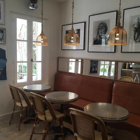 Готель Pastis St Tropez